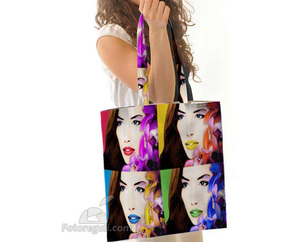 Borsa shopping con lavorazione pop art