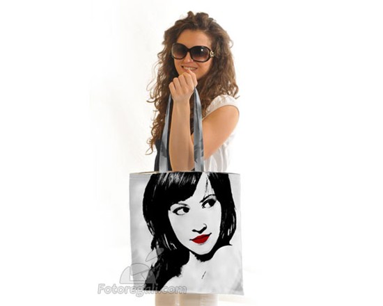 ragazza com shopping bag pop art