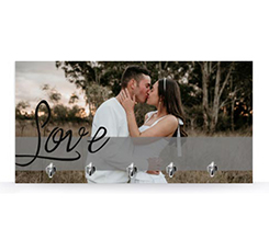 portachiavi da appendere in tela personalizzato con foto e grafica con scritta love su fascia grigia