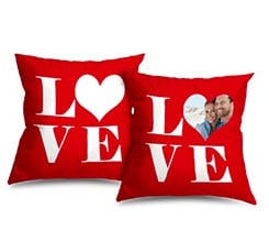 Big Love su Cuscino in Tessuto Scamosciato