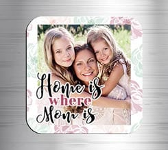 Calamita quadrata in masonite Home is mom