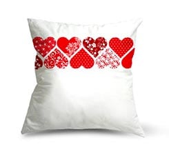 Cuori Decorati Rossi su Cuscino in Pile