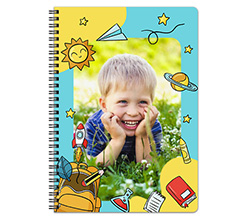 Quaderno A4 con copertina plastificata con foto personalizzata e grafica Divertiamoci a scuola