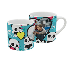 Tazzina di caffeè con piccoli panda