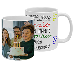 Tazza panoramica con foto e grafica di buon compleanno