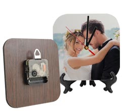 Orologio Quadrato in Legno con Bordi Arrotondati