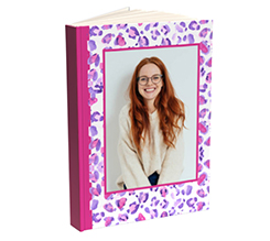 Agenda giornaliera con foto e grafica maculata rosa