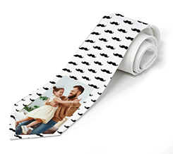 Cravatta grafica per papà Baffetti