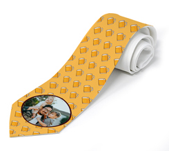 Cravatta per la festa del papà con grafica birra