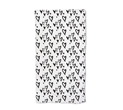 Cuori neri stampati sul telo mare in spugna