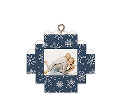 Pallina di natale in mattoncini con foto e grafica fiocchi di neve