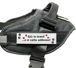 Pettorina cane taglia M grafica giù le mani, zampette e cuoricini