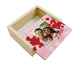 Scatola portaoggetti in legno con Cuori per San Valentino