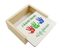 Scatola portaoggetti in legno con Grafica Impronte per Maestre