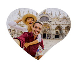 Personalizza questo puzzle a forma di cuore stampato in altissima risoluzione