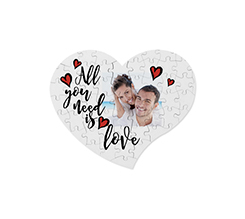 Puzzle cuore in legno con grafica all you need is love