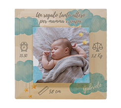 Quadretto legno con tela con grafica nascita nuvolette