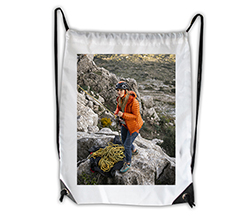 Sacca zaino personalizzata con immagine donna escursione in montagna