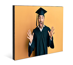 Foto di laurea stampata su legno moderno