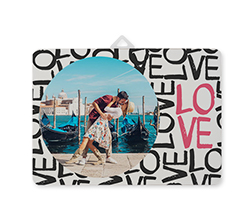 Pannello in legno con foto e scritte love per San Valentino