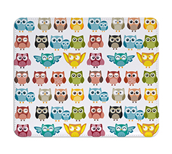 Tappetino-mouse-pelle-con-grafica-gufetti-colorati