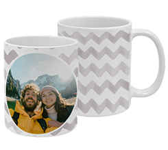 tazza personalizzata con grafica a zig zag nel colore grigio e immagine