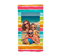 Telo mare in spugna con grafica colorata e foto