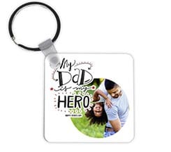 Portachiavi quadrato in legno Dad hero