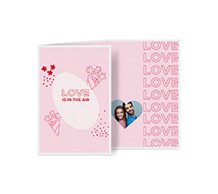 Biglietto a 3 ante verticale con scritte Love e foto