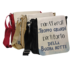 Borsa a tracolla con frase dedicata
