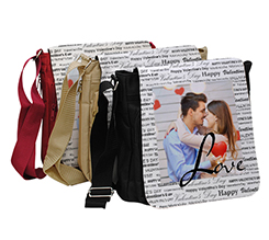 Borsa a tracolla con foto e scritte in diversi colori
