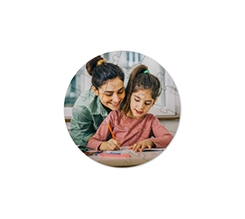 Puzzle rotondo in legno con foto di mamma e figlia