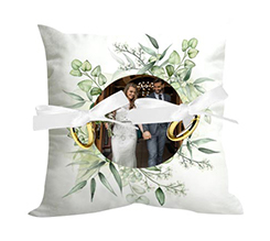 cuscino portafedi con foto inserita in cornice con foglie verdi