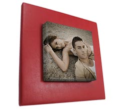 Tela con cornice in ecopelle rossa