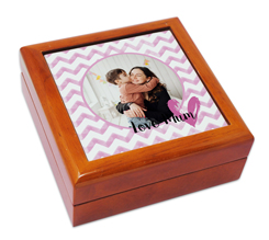 Portagioie in legno Love mum rosa