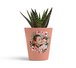 vaso per la festa della mamma stampato con foto e grafica con cerchio circondato da fiori