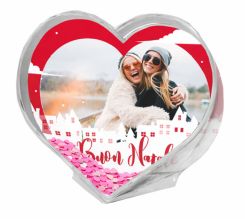 palla di neve cuore grafica paesaggio natalizio