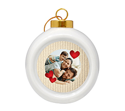 Pallina di Natale in ceramica Cuori rossi cartonato
