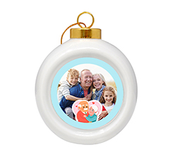 Pallina di Natale in ceramica Nonni abbracciati