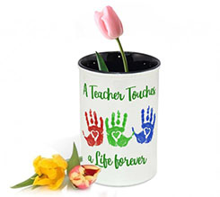 portafiori per maestre con grafica impronte