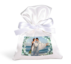 sacchetto confetti per matrimonio con foto e cornice di fiori verdi