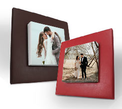 Tela con cornice in ecopelle colorata con foto come regalo per matrimonio