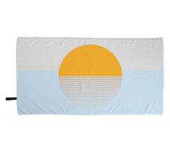 Telo mare in microfibra 80x150 cm bianco e celeste con sole giallo