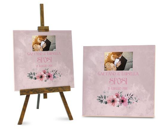 Mattonella con fiori stilizzati