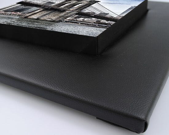 Tela fashion con pelle nera - bordo colorato