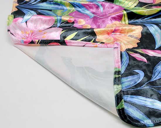 dettaglio cuciture sciarpa in velluto