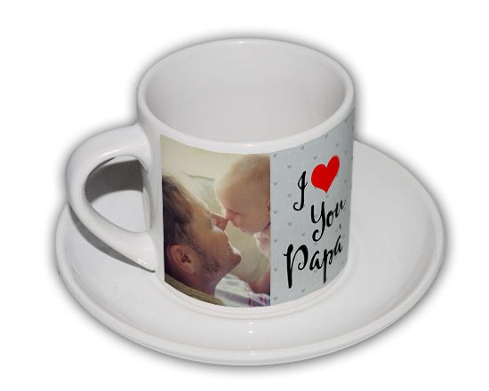 Tazzina caffè con grafica collage con cuore