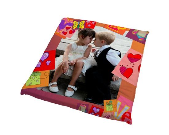 Cuscino personalizzato con grafiche di S. Valentino