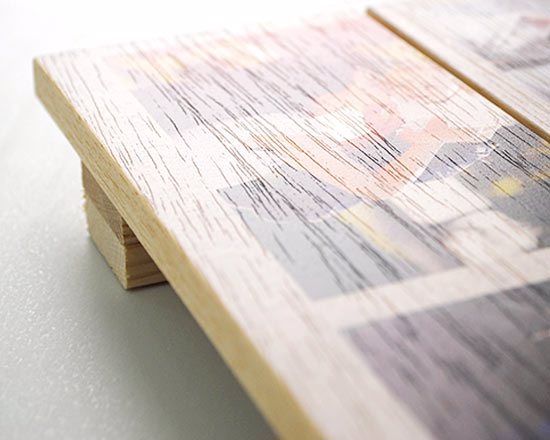 Stampa diretta ad UV che lascia intravedere le venature del legno Ayous