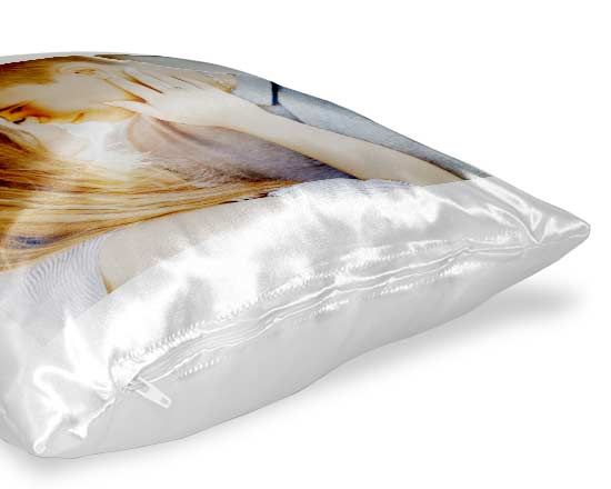 cusino in raso personalizzato - dettagl